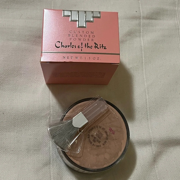 🤍New Charles of the Ritz Custom Blended Powder🤍 - Picture 2 of 5